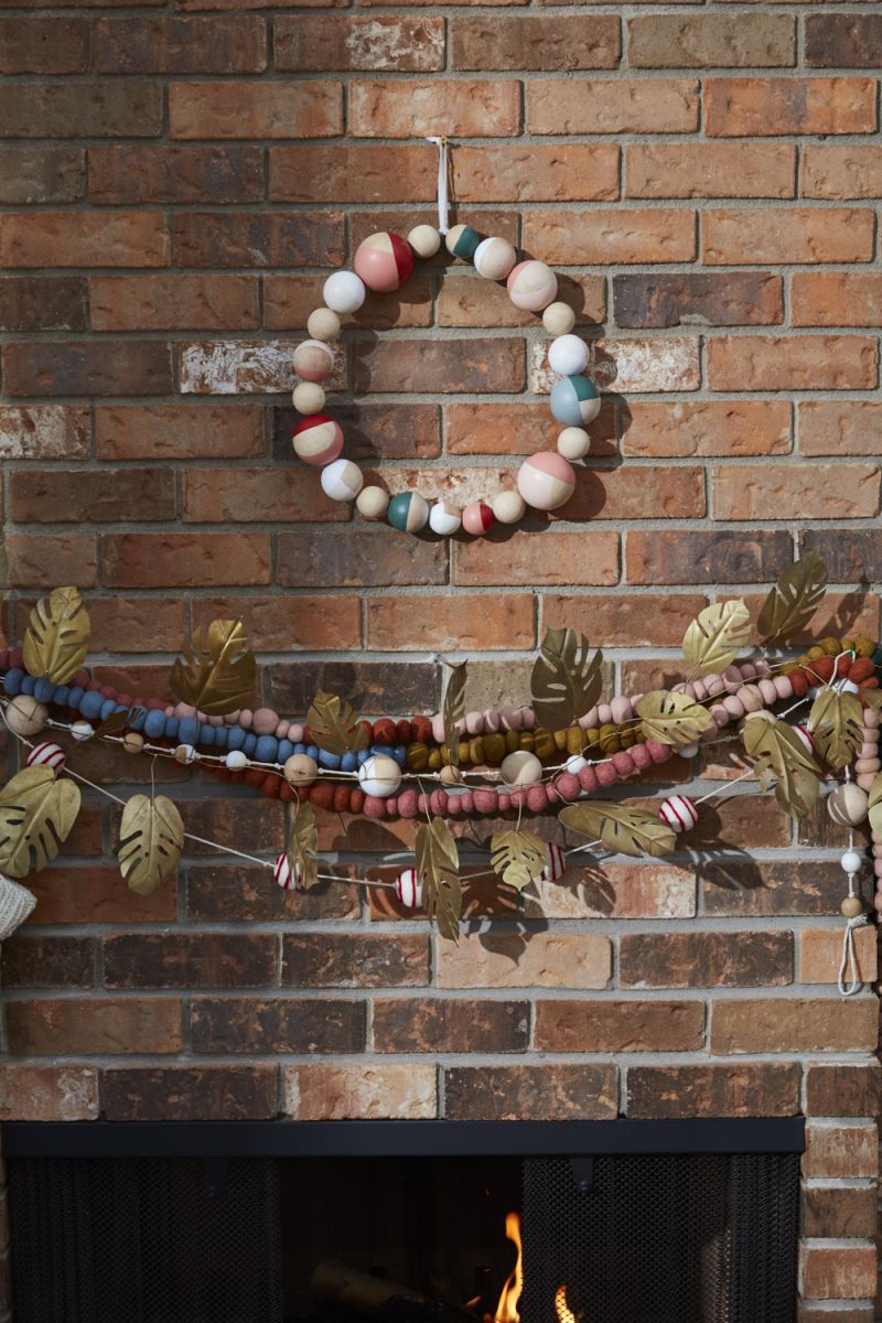 SUGARPLUM GARLAND